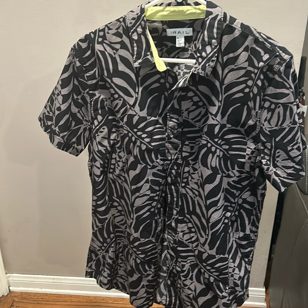 Casual short sleeve shirt